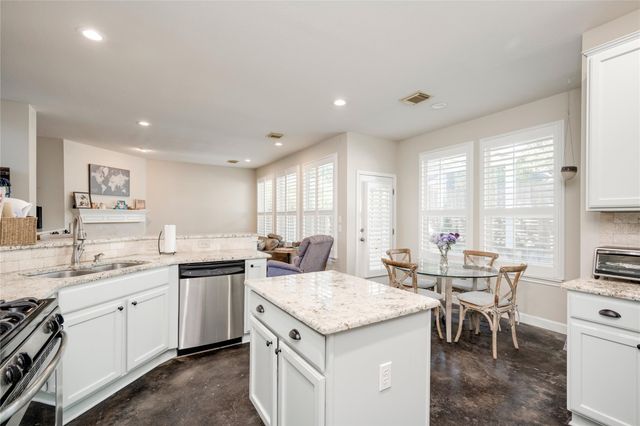 2729 Kinney Oaks CT, Austin, TX 78704