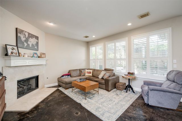 2729 Kinney Oaks CT, Austin, TX 78704