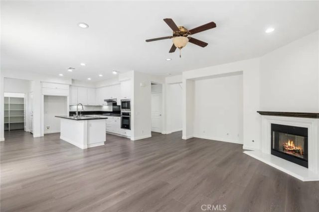 27 Daphne, Irvine, CA 92606