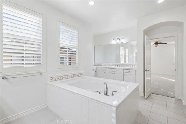 27 Daphne, Irvine, CA 92606