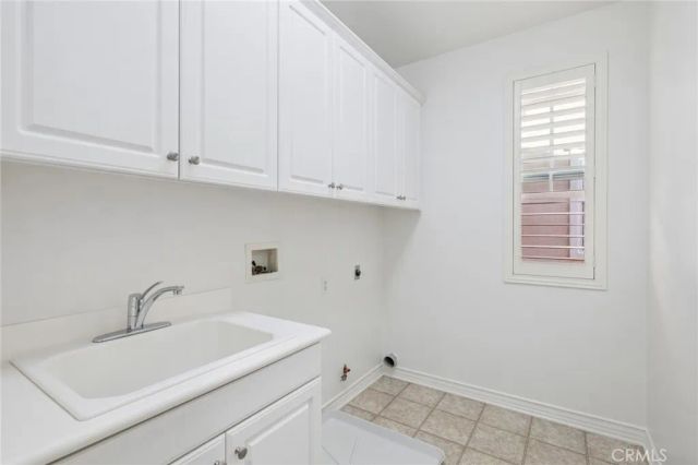 27 Daphne, Irvine, CA 92606