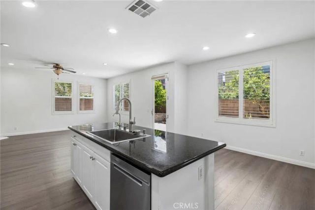 27 Daphne, Irvine, CA 92606