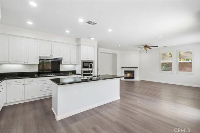 27 Daphne, Irvine, CA 92606