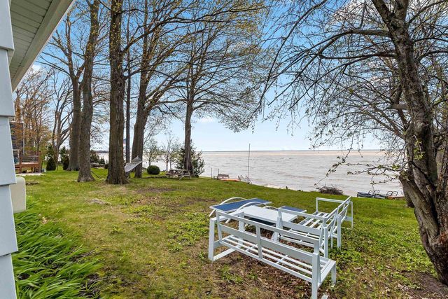 5083 EDGEWATER BEACH ROAD, Green Bay, WI 54311