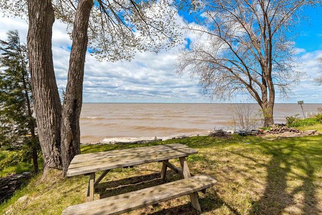 5083 EDGEWATER BEACH ROAD, Green Bay, WI 54311