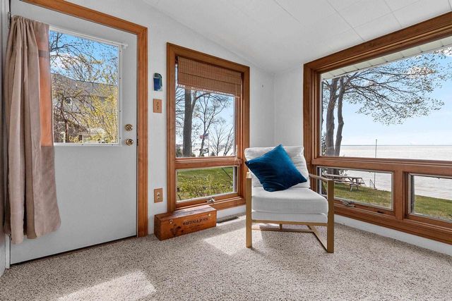 5083 EDGEWATER BEACH ROAD, Green Bay, WI 54311