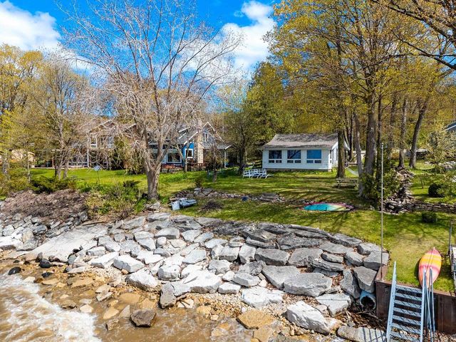 5083 EDGEWATER BEACH ROAD, Green Bay, WI 54311