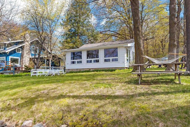 5083 EDGEWATER BEACH ROAD, Green Bay, WI 54311