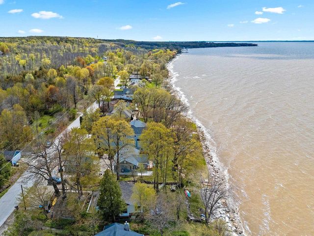 5083 EDGEWATER BEACH ROAD, Green Bay, WI 54311