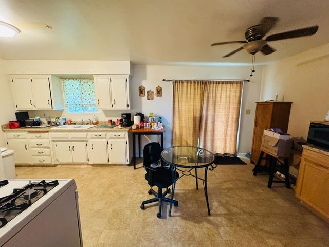 814 Brehler Avenue, Sanger, CA 93657