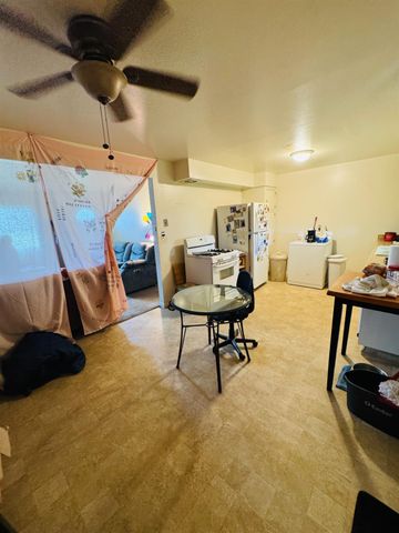 814 Brehler Avenue, Sanger, CA 93657