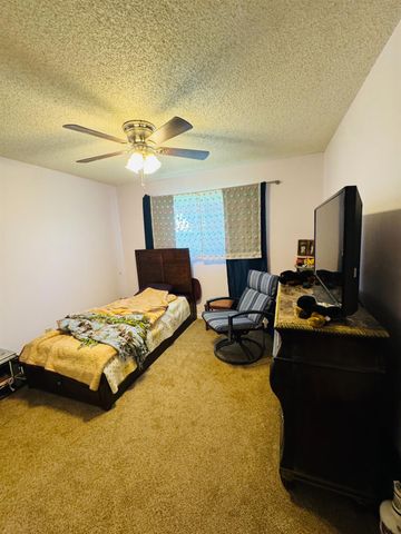 814 Brehler Avenue, Sanger, CA 93657