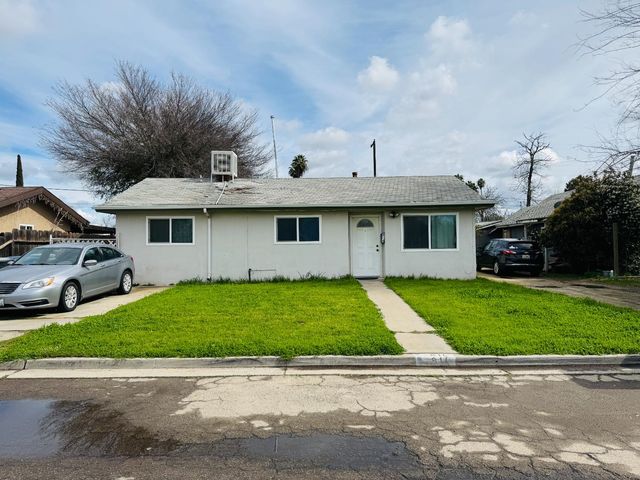 814 Brehler Avenue, Sanger, CA 93657