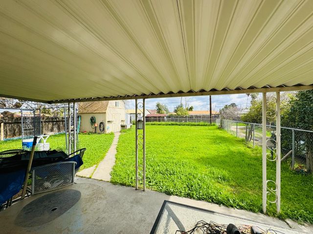 814 Brehler Avenue, Sanger, CA 93657