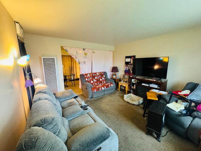 814 Brehler Avenue, Sanger, CA 93657