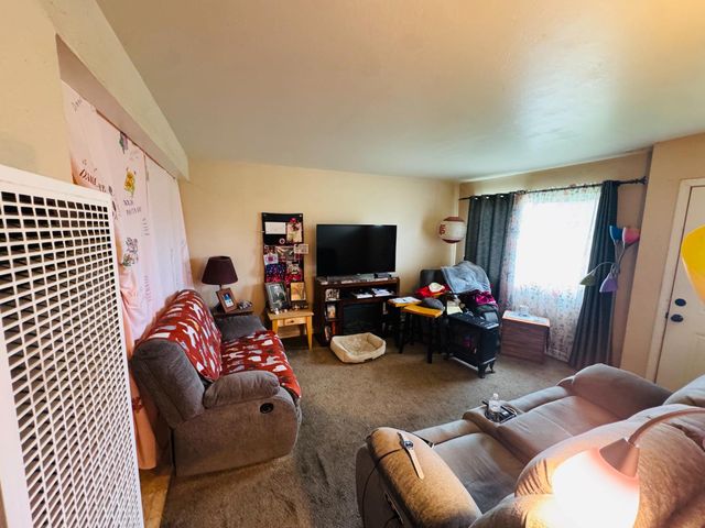 814 Brehler Avenue, Sanger, CA 93657