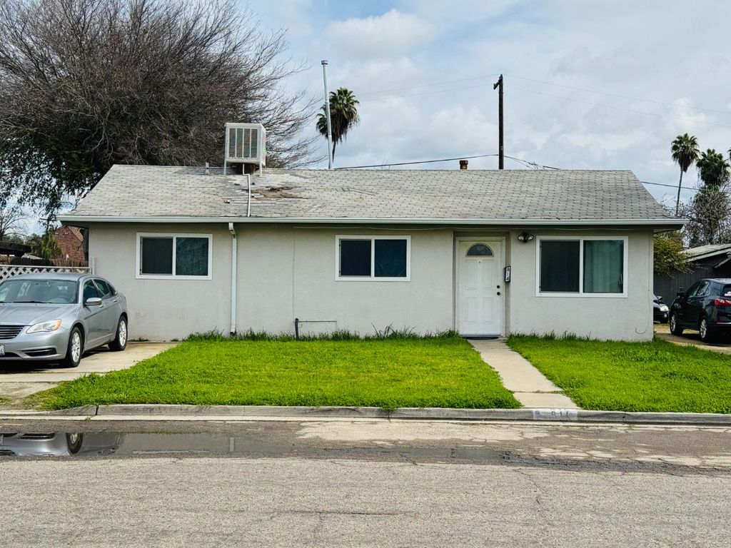 814 Brehler Avenue, Sanger, CA 93657