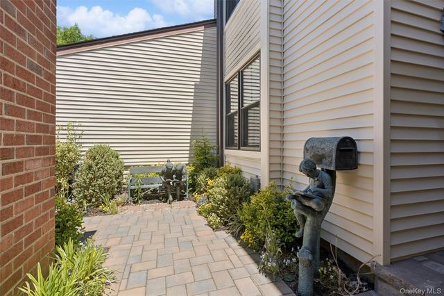 227 Ibis Court, Manhasset, NY 11030