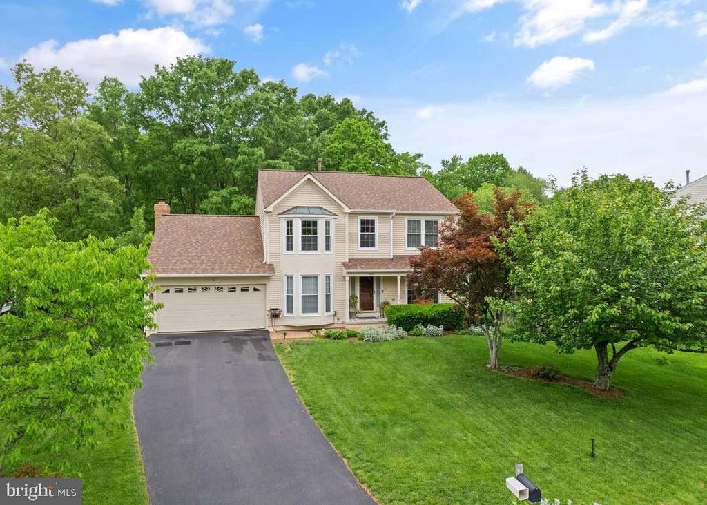 8032 ROCKY RUN RD, Gainesville, VA 20155