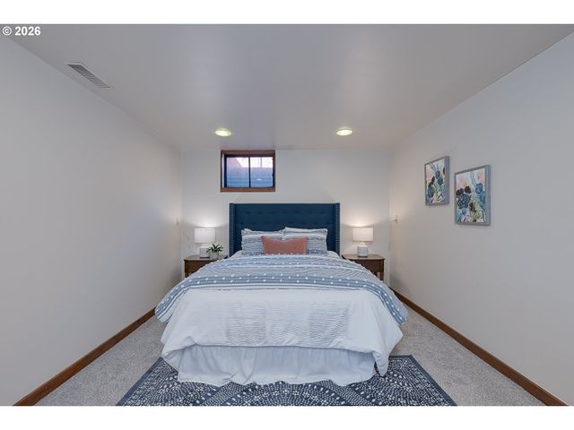 1722 Se OAK St, Hillsboro, OR 97123