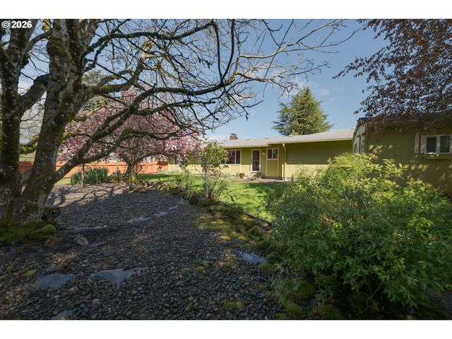 1722 Se OAK St, Hillsboro, OR 97123