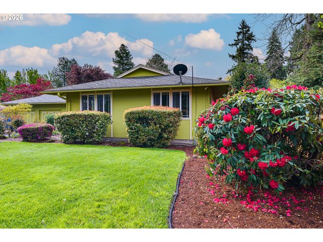 1722 Se OAK St, Hillsboro, OR 97123