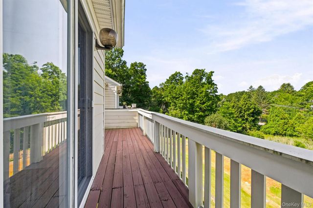 407 Crystal Hill Lane, Poughkeepsie, NY 12603