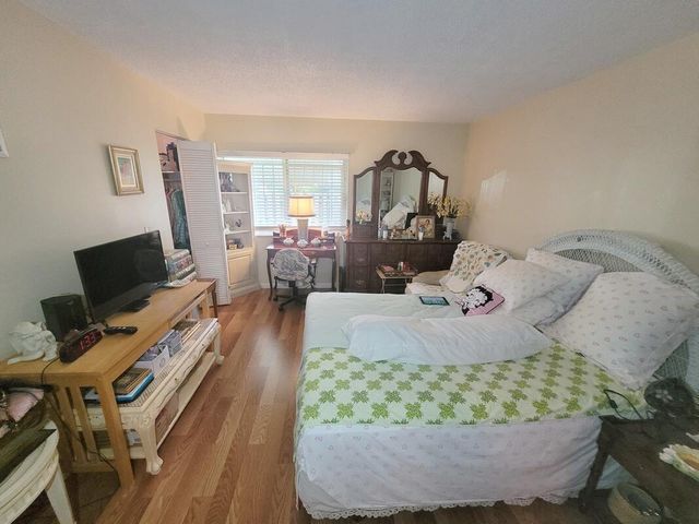 320 Pine Ridge Circle A1, Greenacres, FL 33463