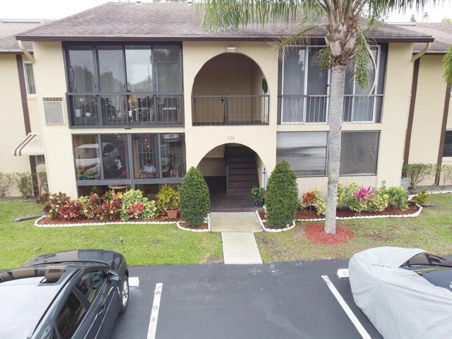 320 Pine Ridge Circle A1, Greenacres, FL 33463