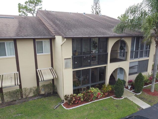 320 Pine Ridge Circle A1, Greenacres, FL 33463