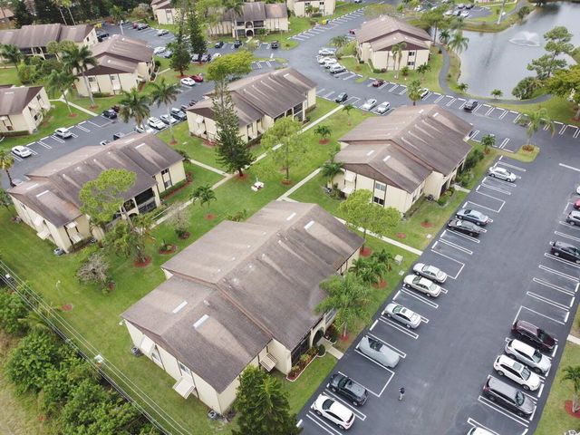 320 Pine Ridge Circle A1, Greenacres, FL 33463