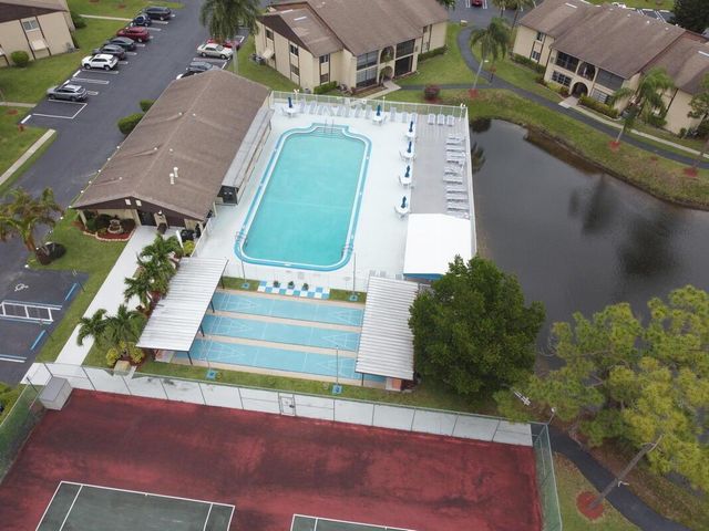 320 Pine Ridge Circle A1, Greenacres, FL 33463
