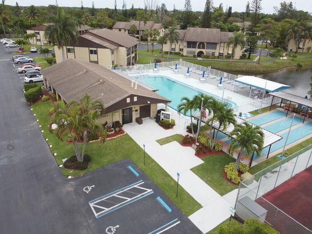 320 Pine Ridge Circle A1, Greenacres, FL 33463