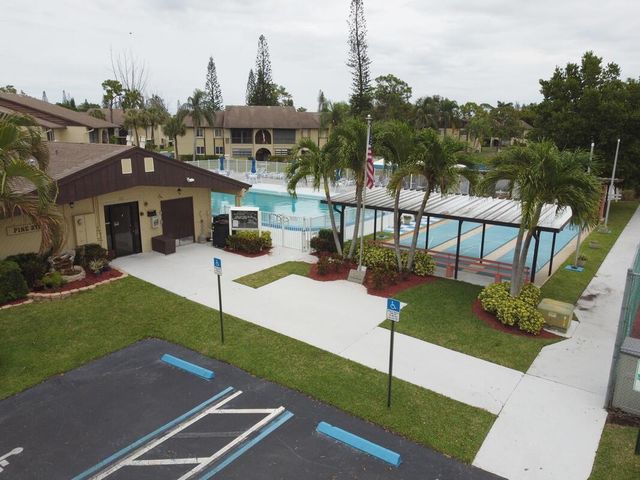 320 Pine Ridge Circle A1, Greenacres, FL 33463