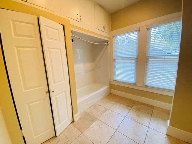 521 E Live Oak ST A, Austin, TX 78704