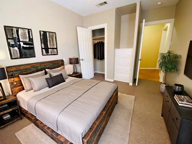 521 E Live Oak ST A, Austin, TX 78704