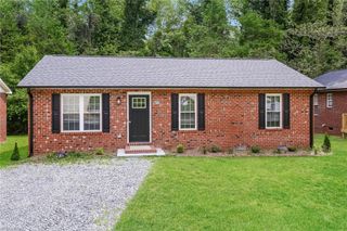 821 Dogwood Circle, High Point, NC 27260