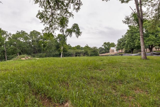 10011 Surrey Oaks Drive, Dallas, TX 75229
