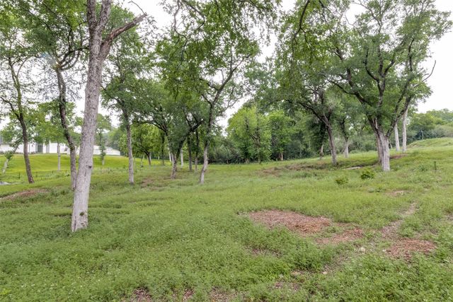 10011 Surrey Oaks Drive, Dallas, TX 75229
