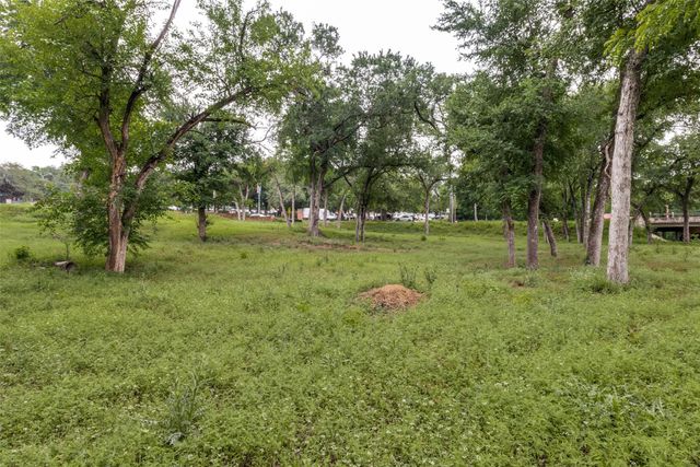 10011 Surrey Oaks Drive, Dallas, TX 75229