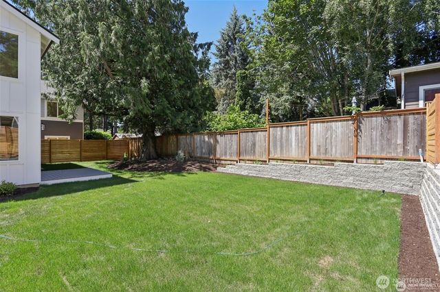 11737 38th Avenue NE #B, Seattle, WA 98125
