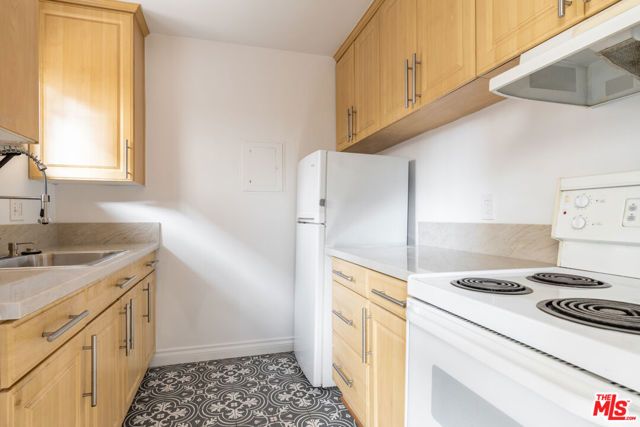 4255 W 5th Street 107, Los Angeles, CA 90020