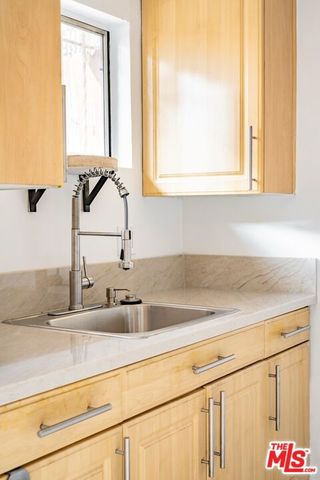 4255 W 5th Street 107, Los Angeles, CA 90020