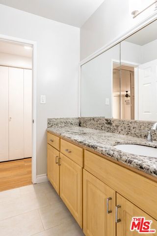 4255 W 5th Street 107, Los Angeles, CA 90020