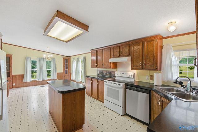 17511 Parker Road, Athens, AL 35611