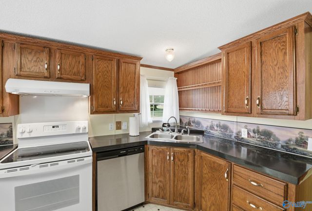 17511 Parker Road, Athens, AL 35611