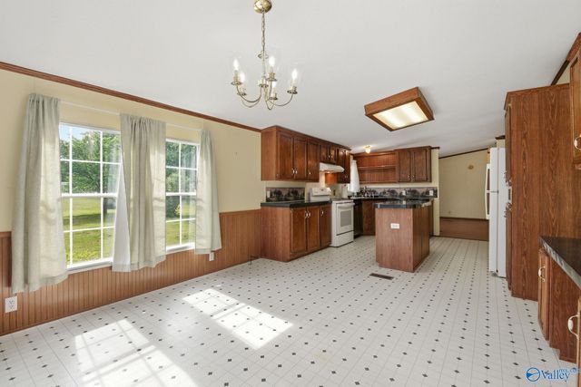17511 Parker Road, Athens, AL 35611