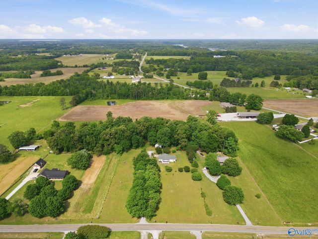17511 Parker Road, Athens, AL 35611