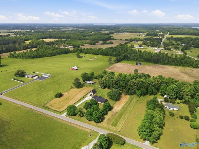 17511 Parker Road, Athens, AL 35611