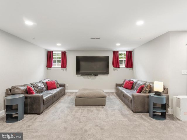 100 INVERNESS LN, Fort Washington, MD 20744